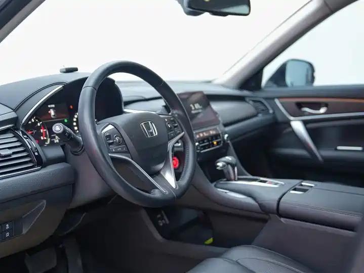 Crown Road 2020 240TURBO Two-Drive Premium Edition 6