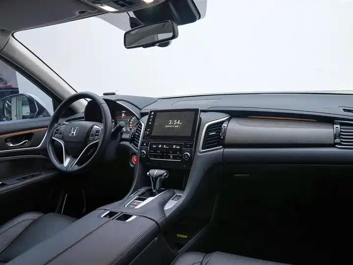 Crown Road 2020 240TURBO Two-Drive Premium Edition 8