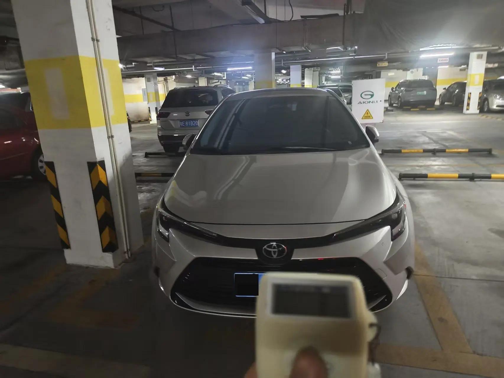 Toyota 2024 Lei Ling Shuangqing 1.8 Stepless Intelligent Electric Hybrid Deluxe Edition Automatic Gear 2