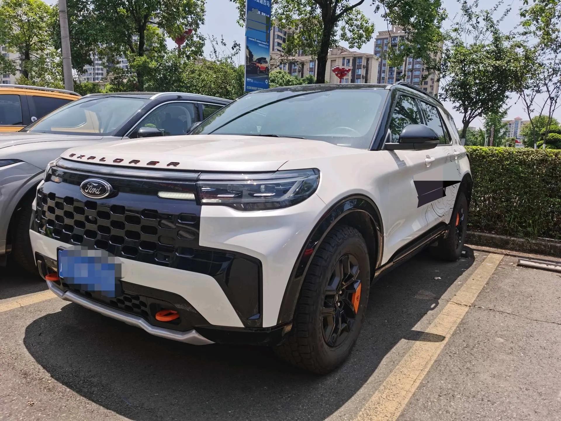 Ford 2025 Explorer 2.3T EcoBoost Kunlun Peak Edition 7-seat Automatic Gear