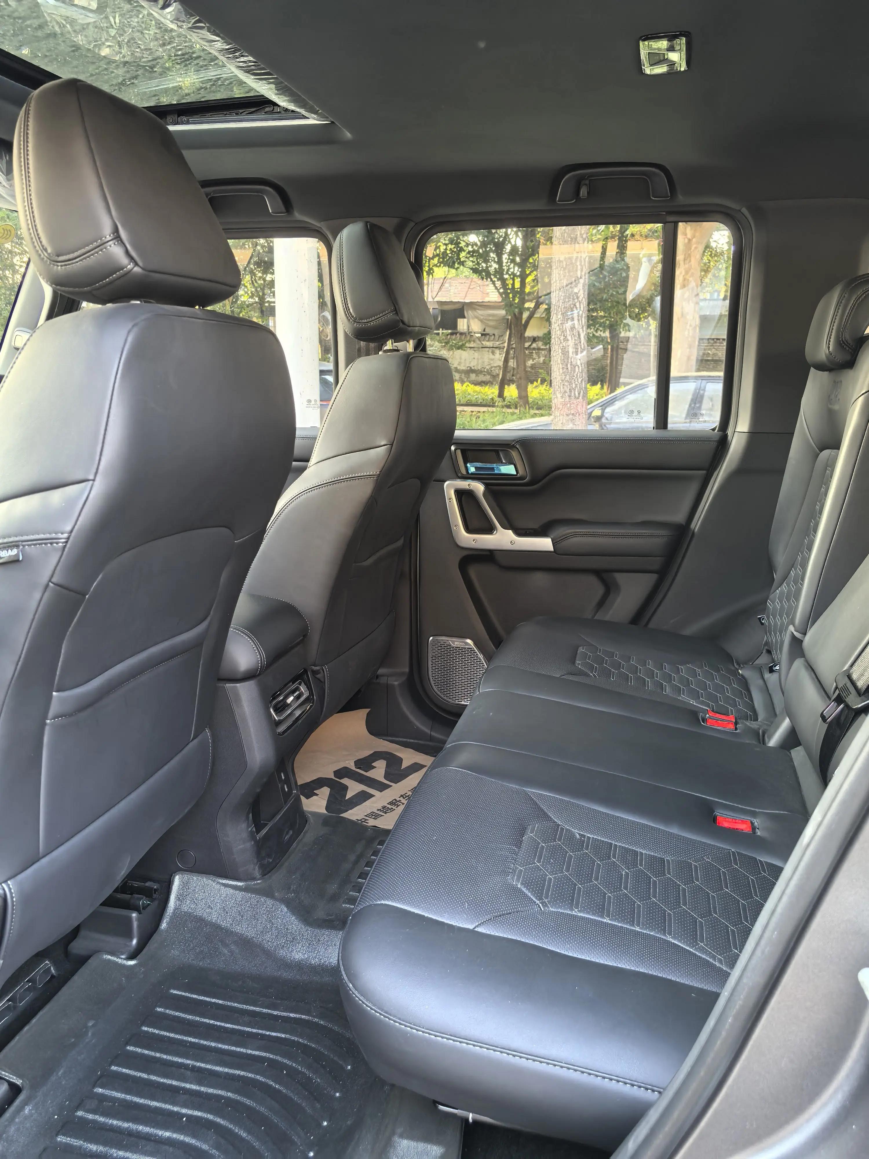 212 2024 T01 2.0T Explorer Automatic 10