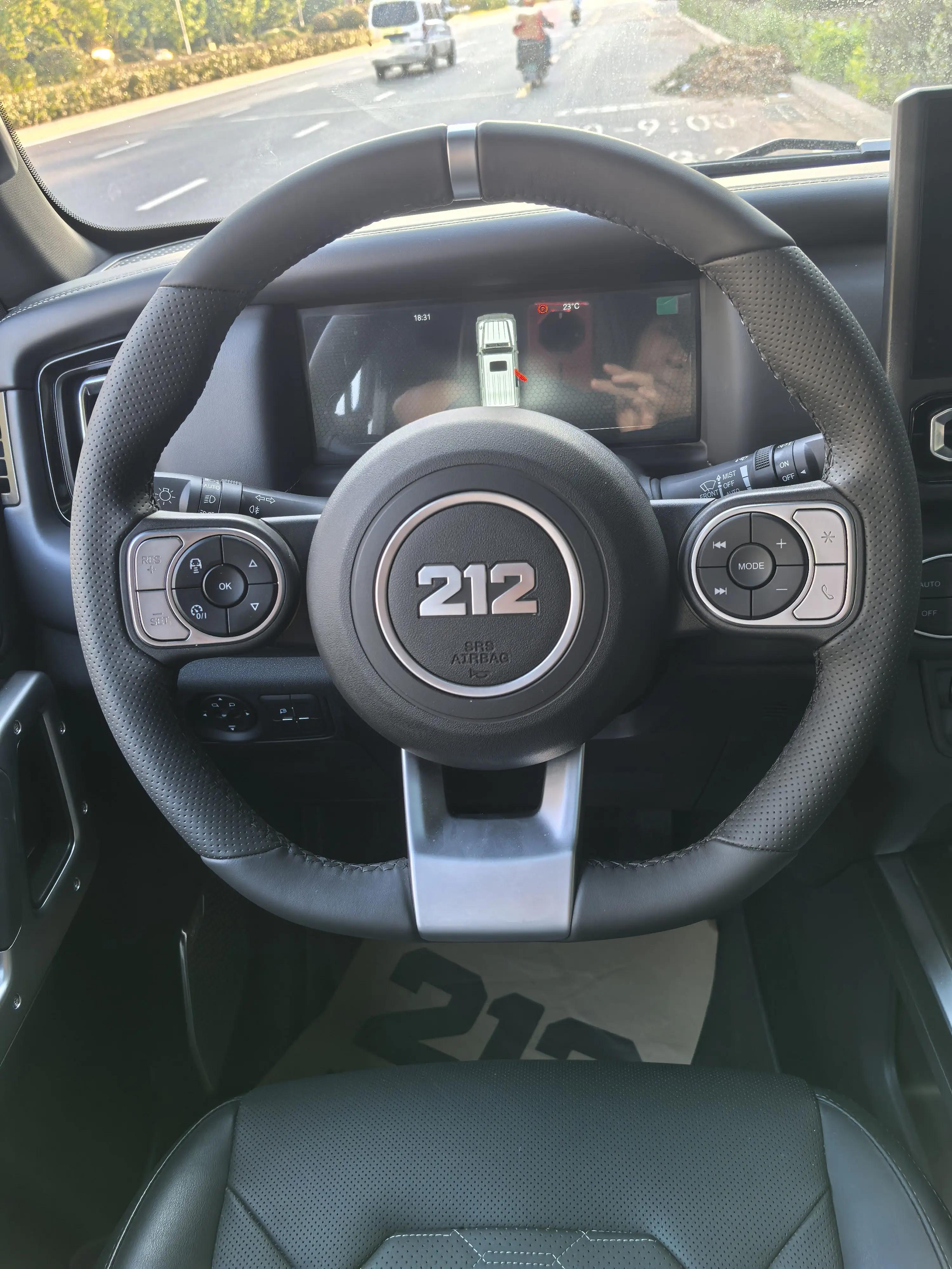 212 2024 T01 2.0T Explorer Automatic 11