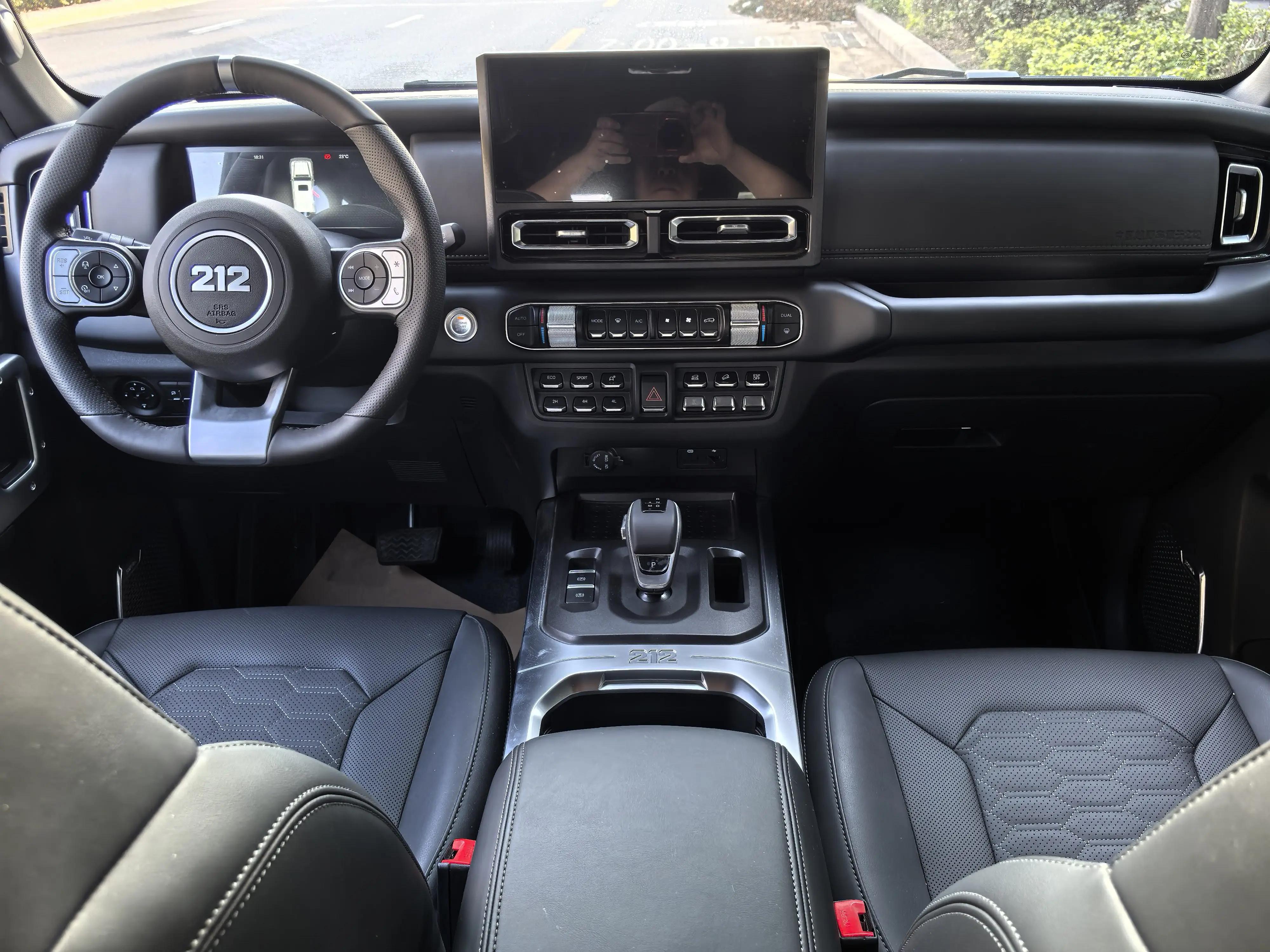 212 2024 T01 2.0T Explorer Automatic 7