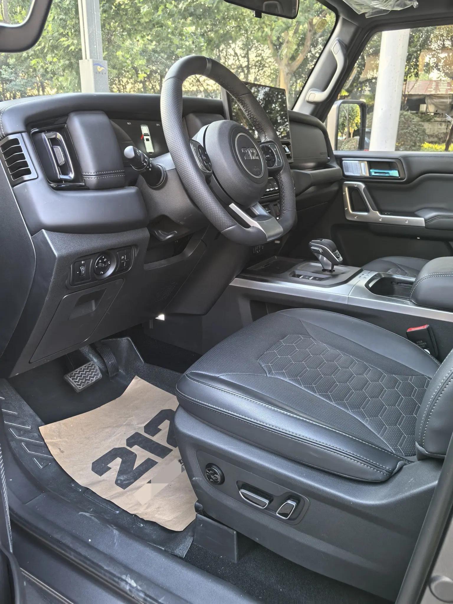 212 2024 T01 2.0T Explorer Automatic 8
