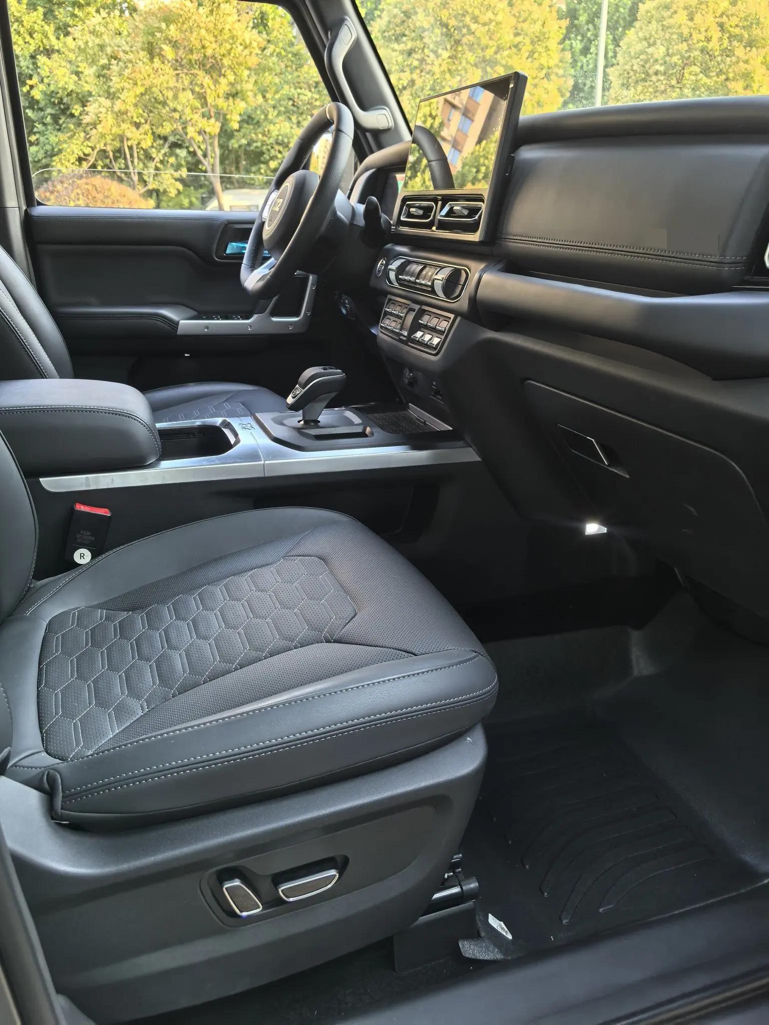 212 2024 T01 2.0T Explorer Automatic 9