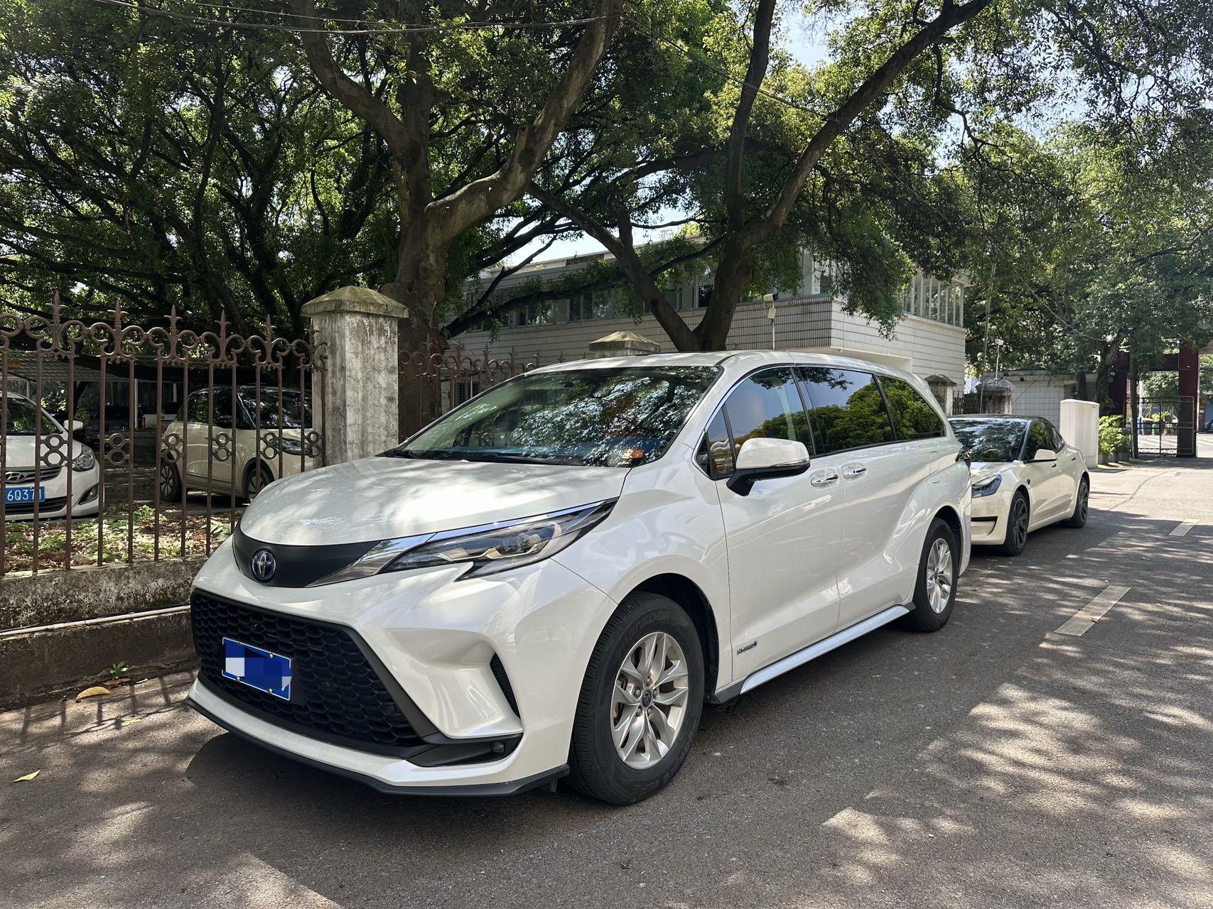 Grevia 2022 2.5L Hybrid Comfort Edition
