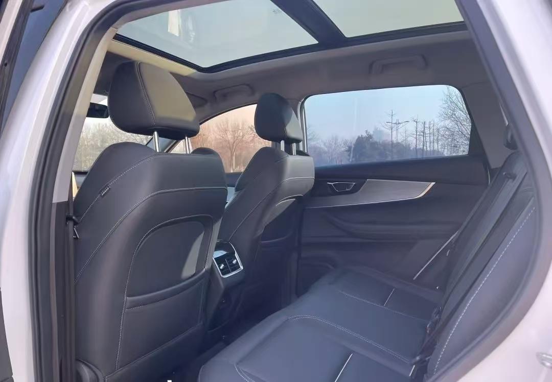 Ruihu 7 PLUS 2021 1.5T CVT Luxury Model 4