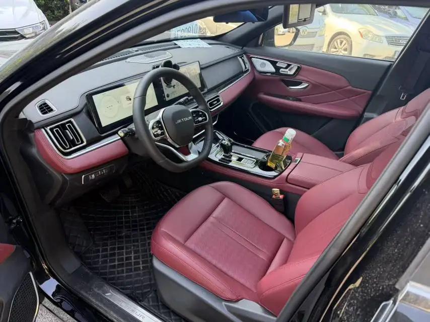 Jetour 2025 Model X70 PLUS 1.5T Luxury Dynamic 5-Seater Automatic 4