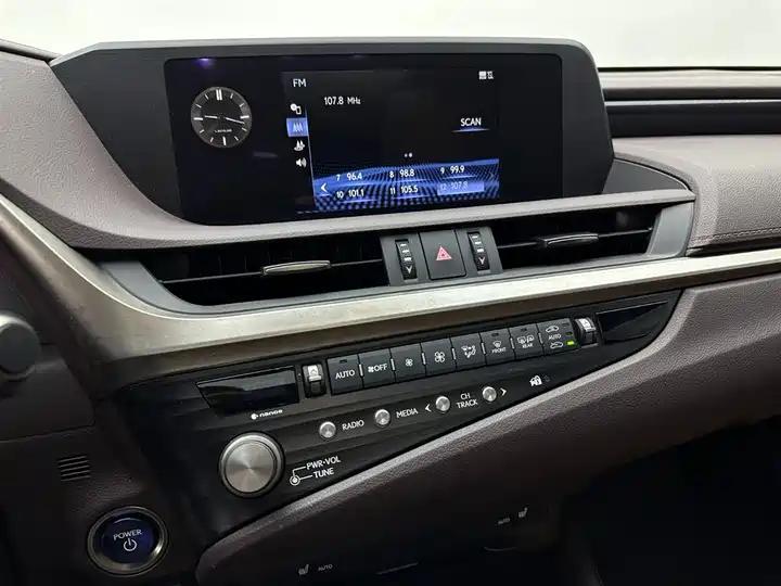 Lexus ES 2020 300h Excellent Edition 12