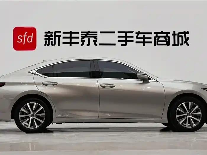 Lexus ES 2020 300h Excellent Edition 3