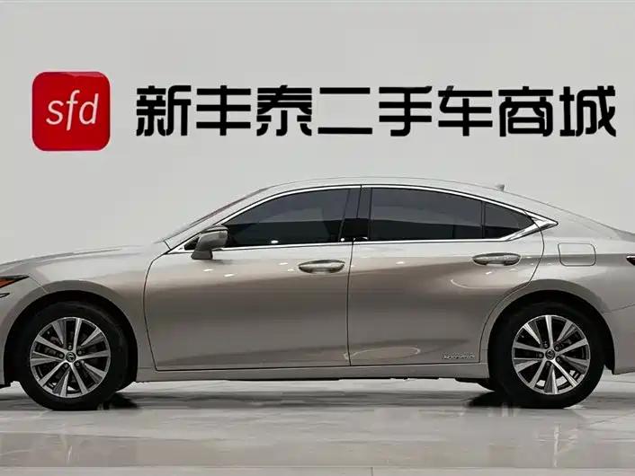 Lexus ES 2020 300h Excellent Edition 4