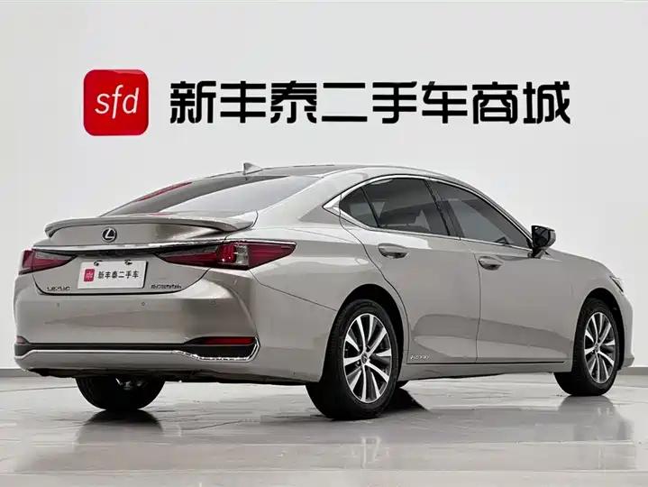 Lexus ES 2020 300h Excellent Edition 5