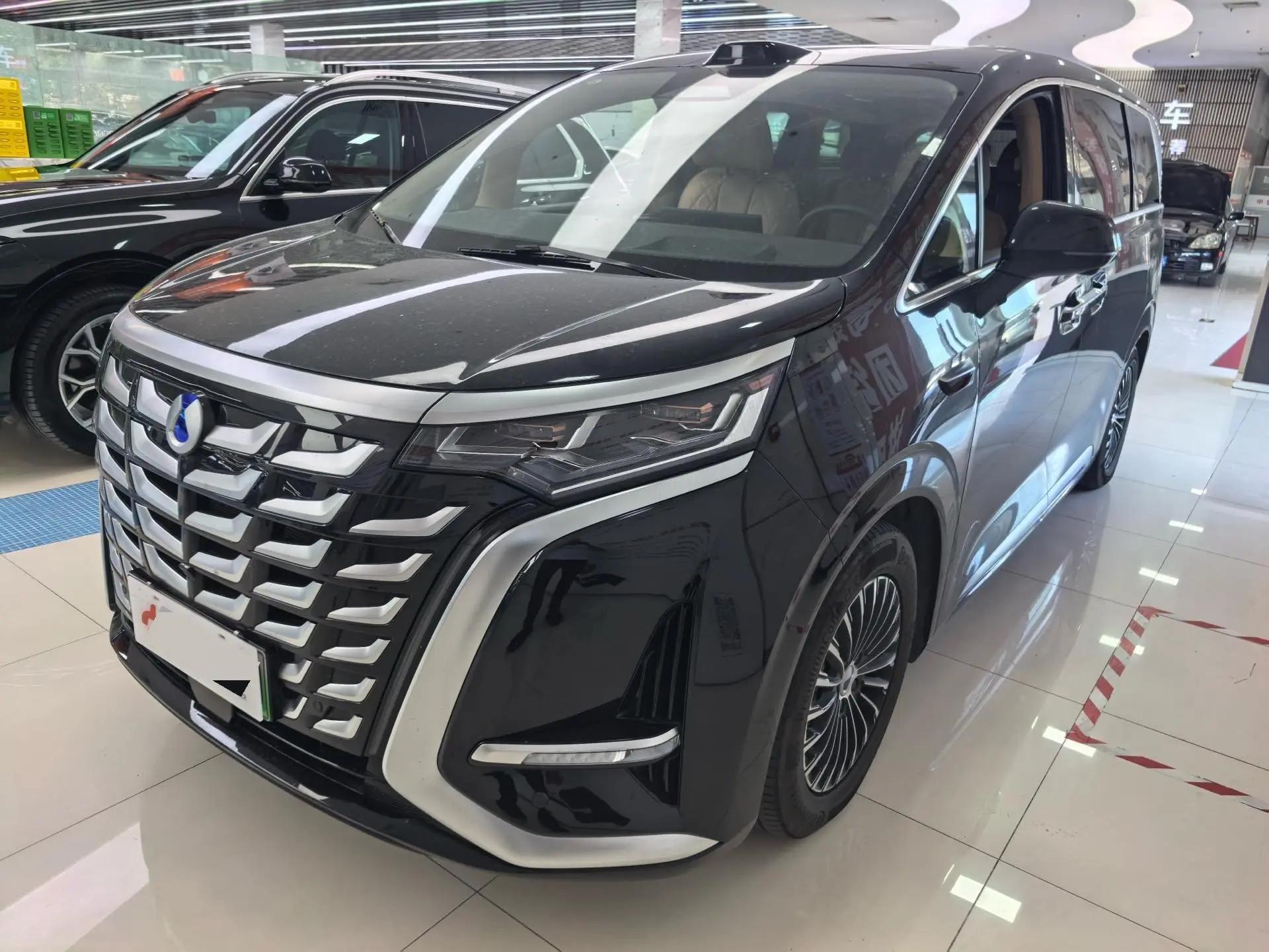 Открыть галерею: Denza 2025 Denza D9 DM-i 1.5T stepless intelligent driving version 1020 four-wheel drive flagship automatic gear