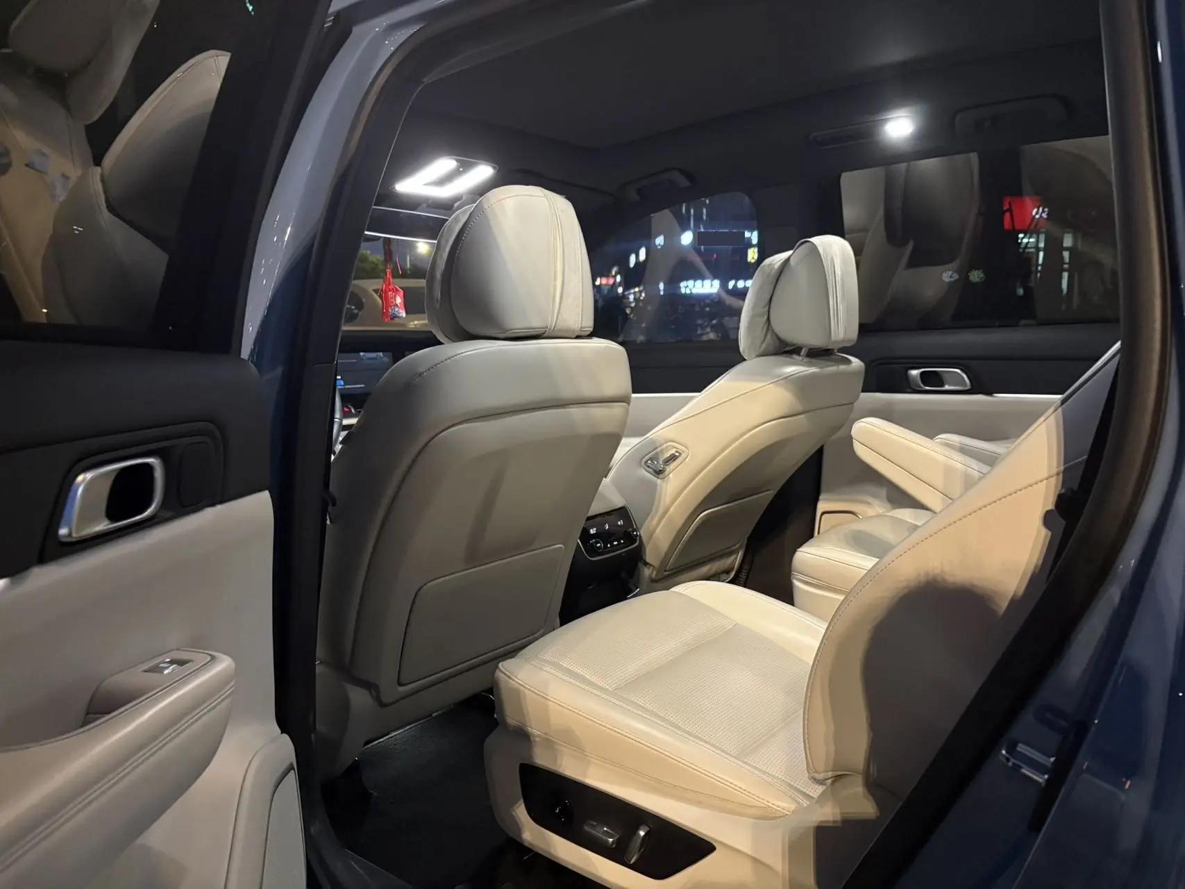Li ONE 2021 extended 6-seat version 5