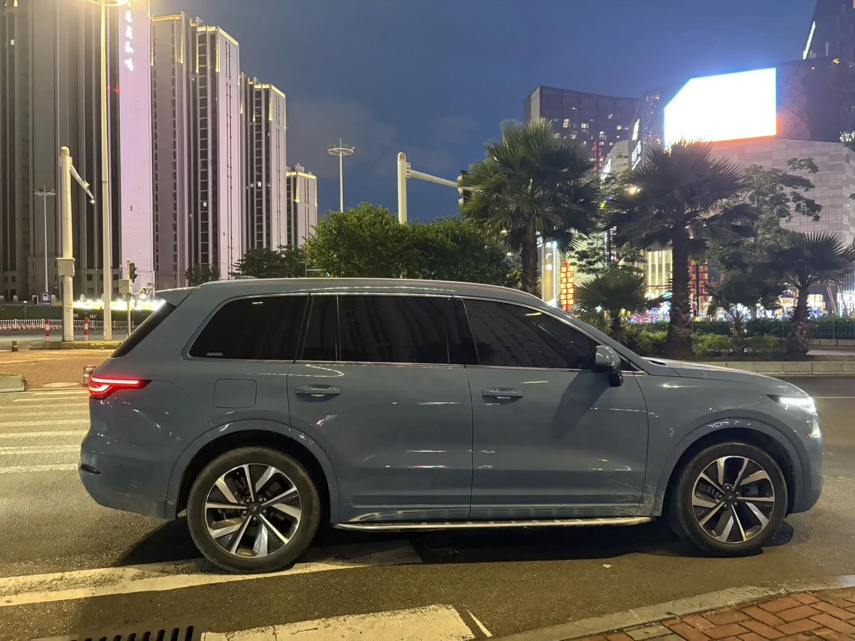 Li ONE 2021 extended 6-seat version 7