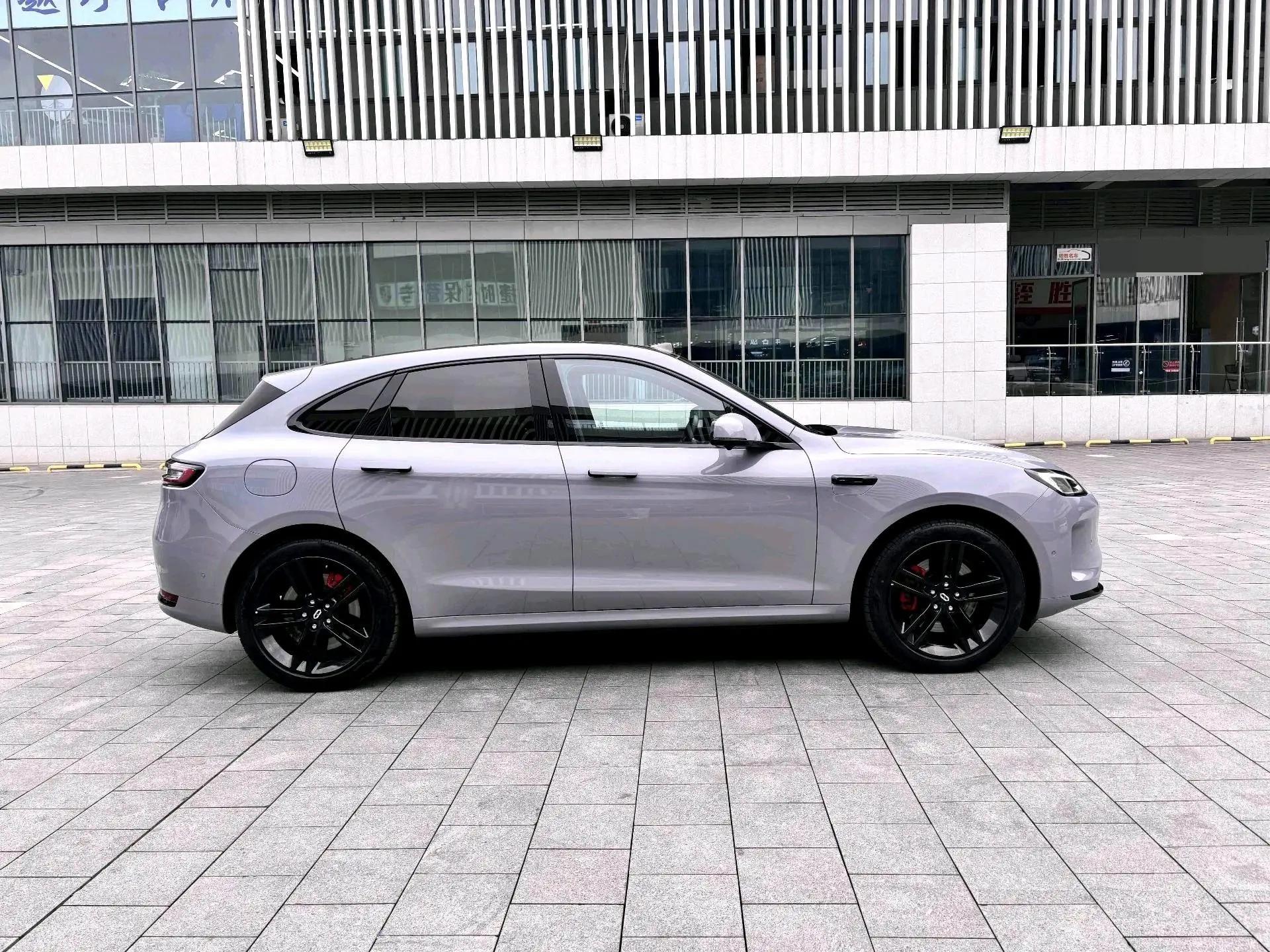 AITO 2025 AITO M5 extended range Ultra 4-wheel drive version automatic gear 3