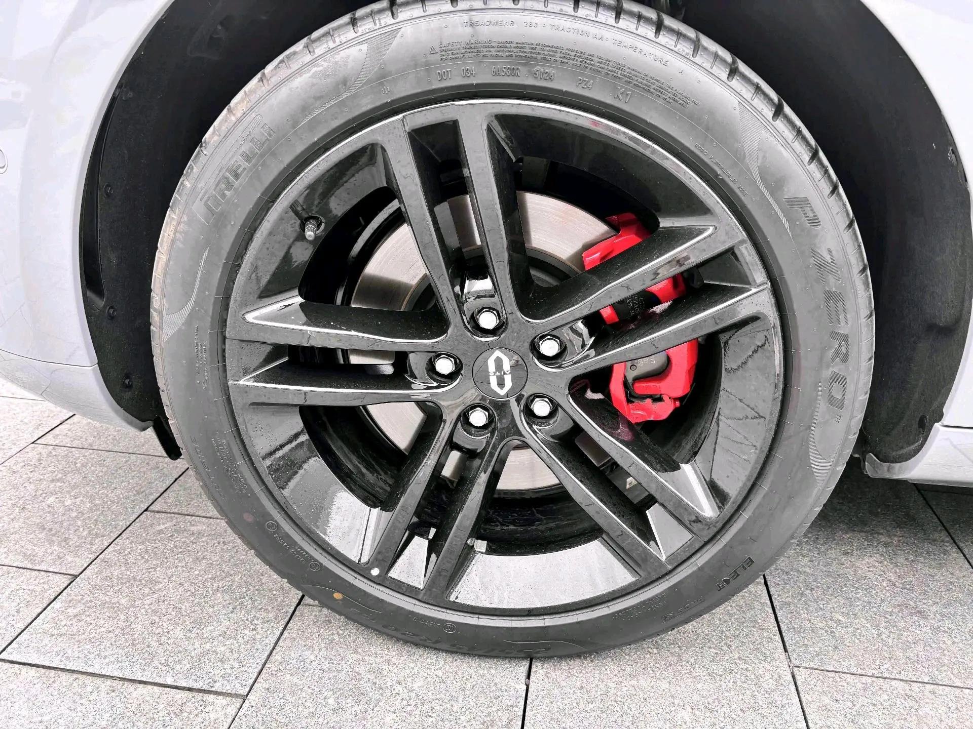 AITO 2025 AITO M5 extended range Ultra 4-wheel drive version automatic gear 9