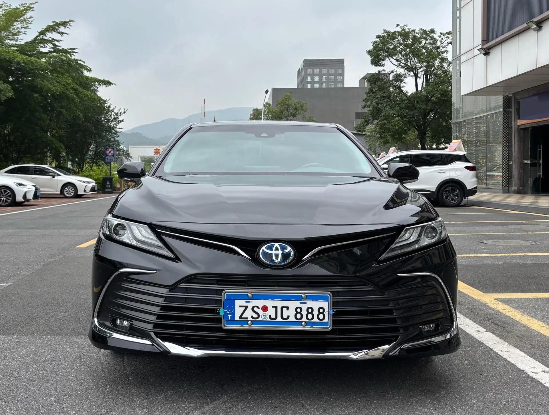 Toyota 2023 Camry Dual Engine 2.5HG CVT Luxury Edition Automatic 2