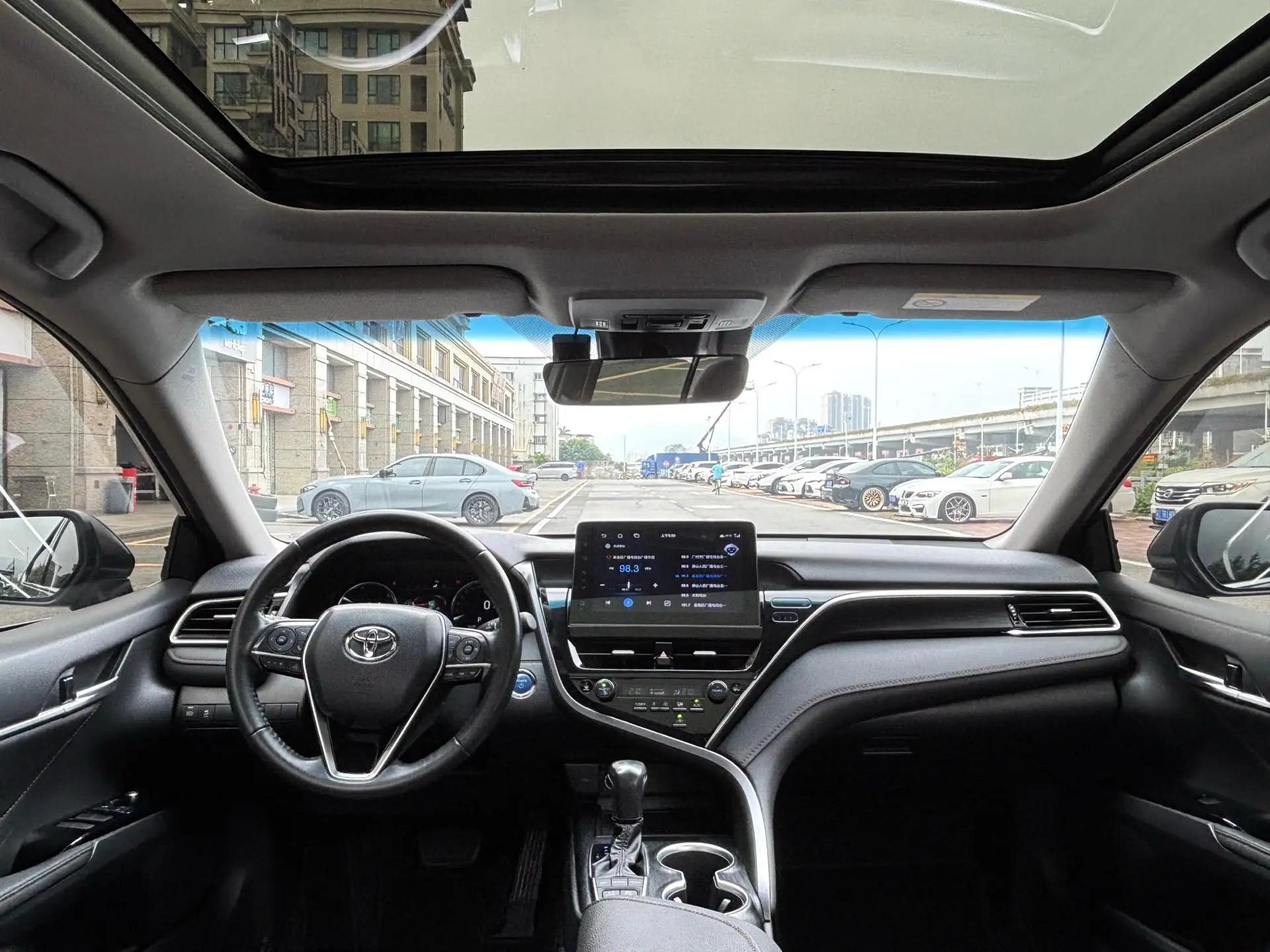 Toyota 2023 Camry Dual Engine 2.5HG CVT Luxury Edition Automatic 5
