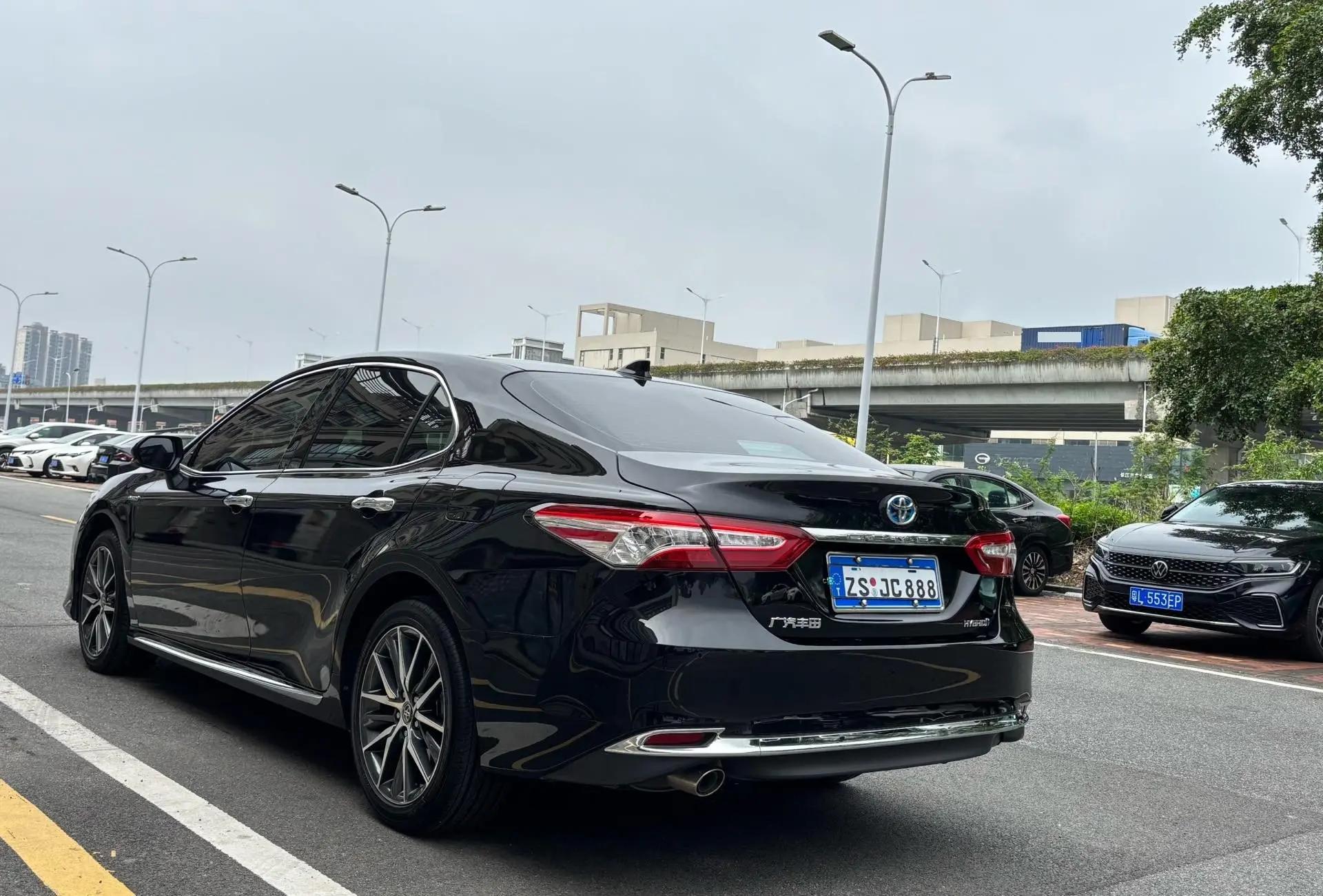 Toyota 2023 Camry Dual Engine 2.5HG CVT Luxury Edition Automatic 7
