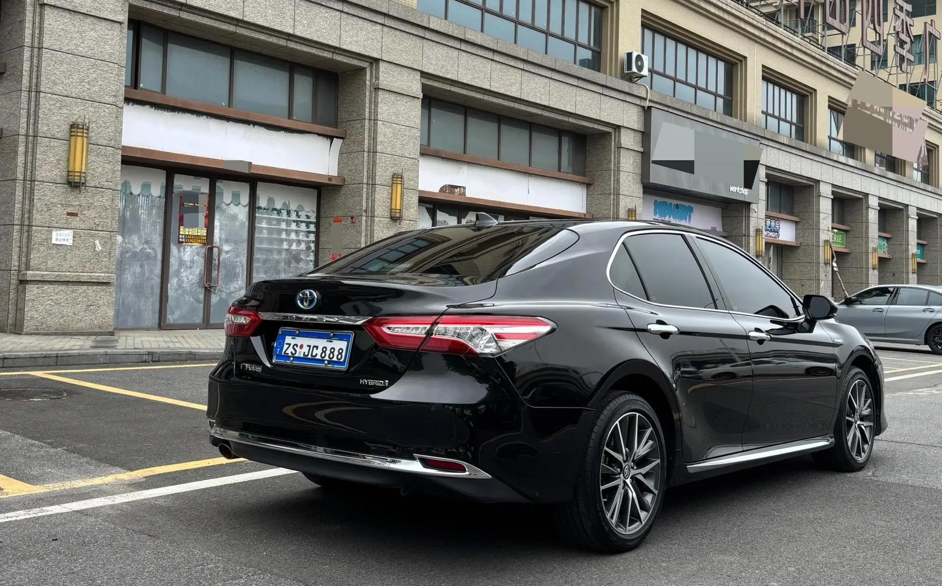 Toyota 2023 Camry Dual Engine 2.5HG CVT Luxury Edition Automatic 9