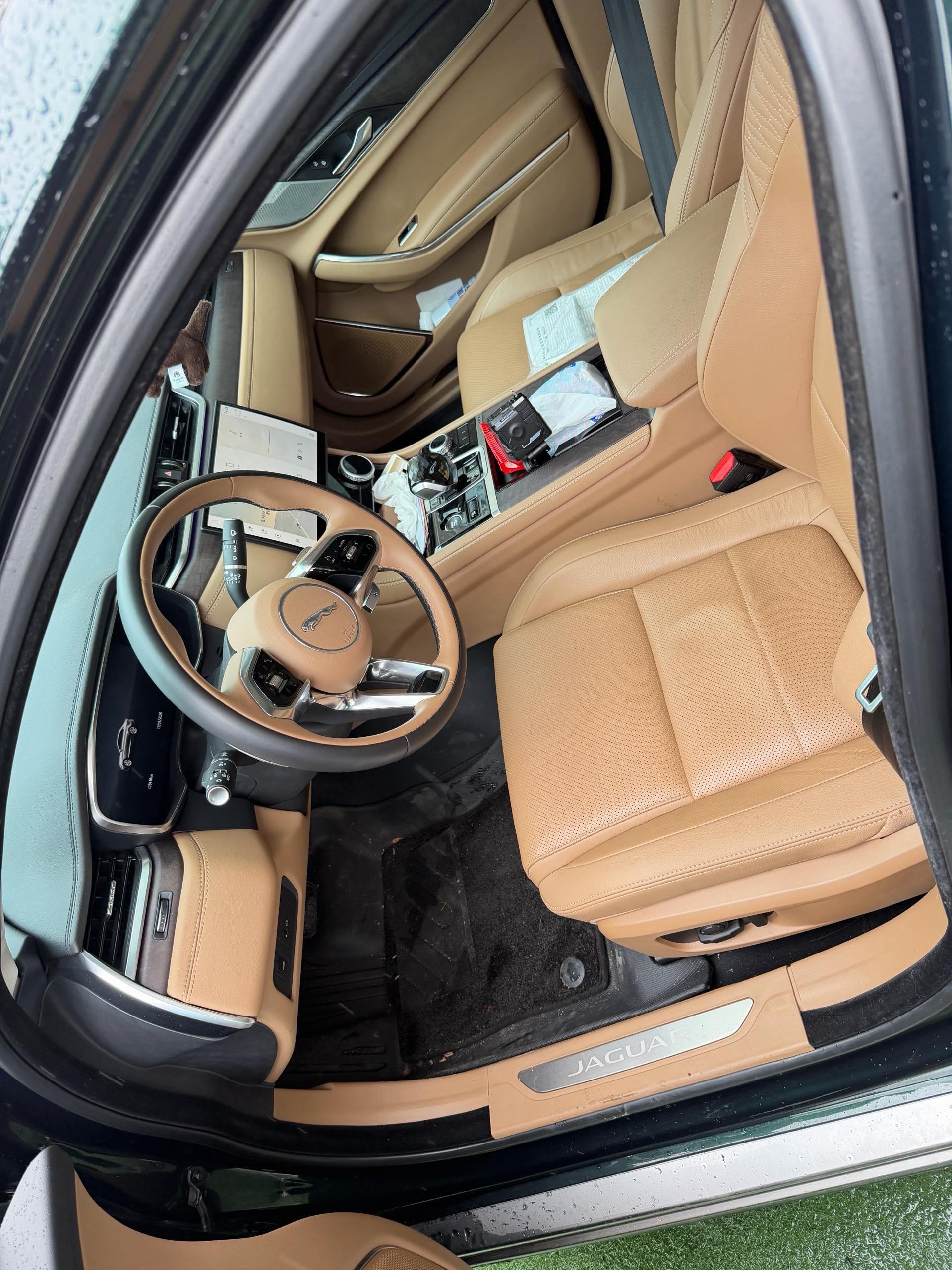 Jaguar XFL 2024 2.0T P 12500.00g Drive Premium Deluxe Edition 3