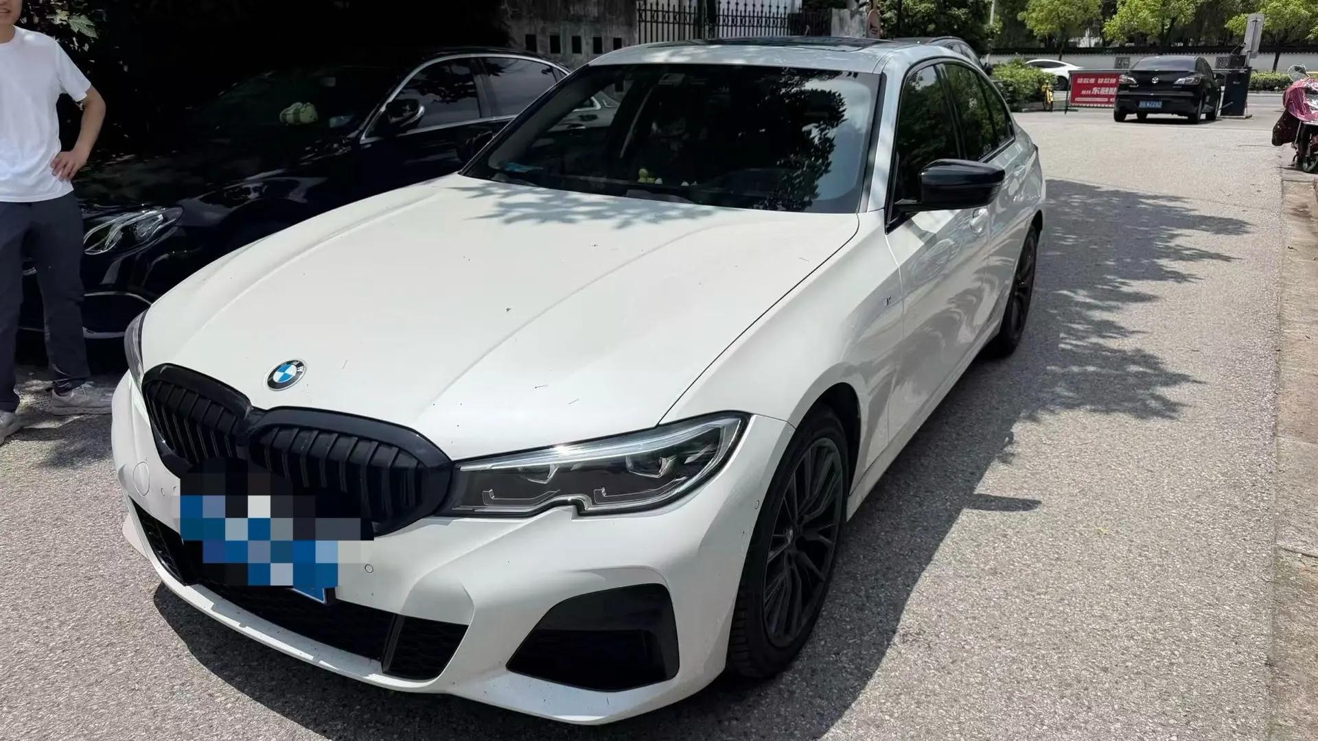 BMW 3 Series 2021 330i M Sports Night Suit