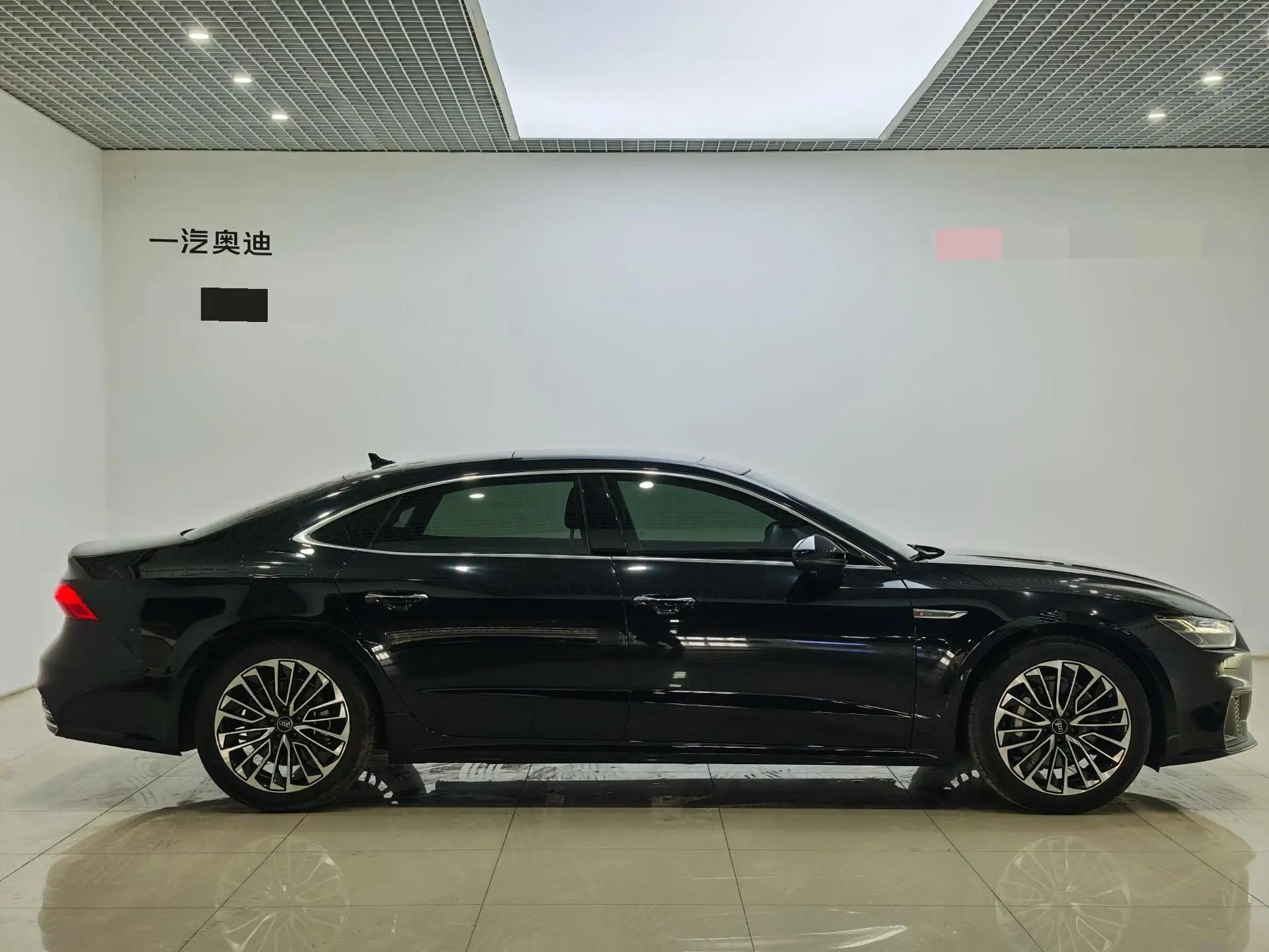 Audi 2024 A7L 2.0TFSI 45TFSI Luxury Automatic 3