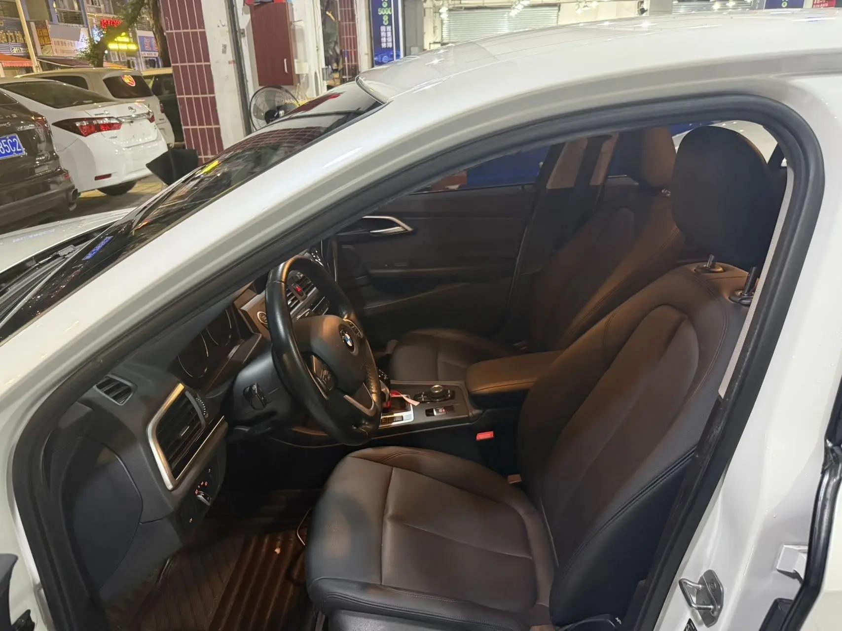 BMW 1 Series 2020 120i Fashion 4
