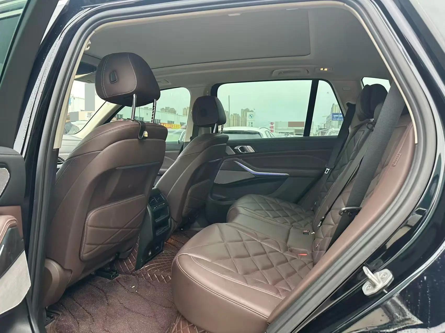 BMW X5 2022 xDrive 30Li exclusive m sports suit 4