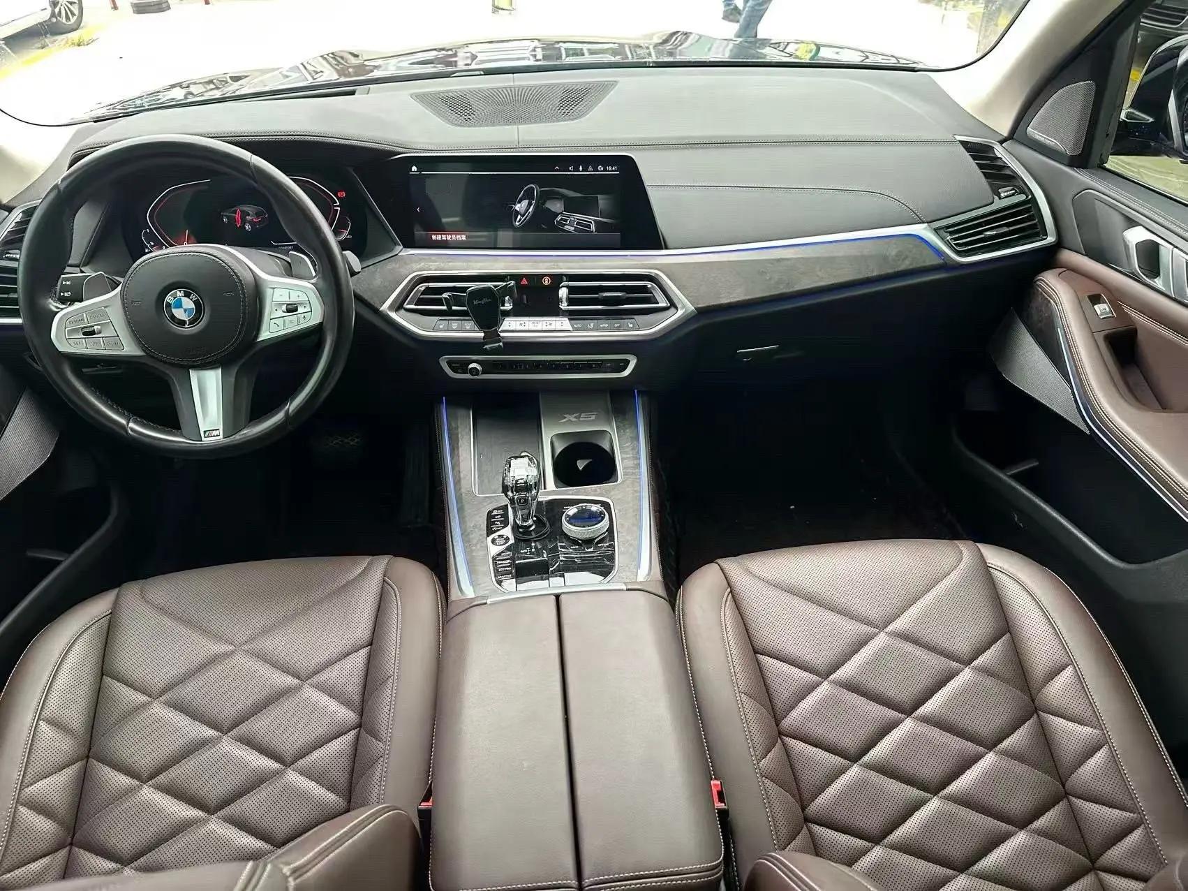 BMW X5 2022 xDrive 30Li exclusive m sports suit 5