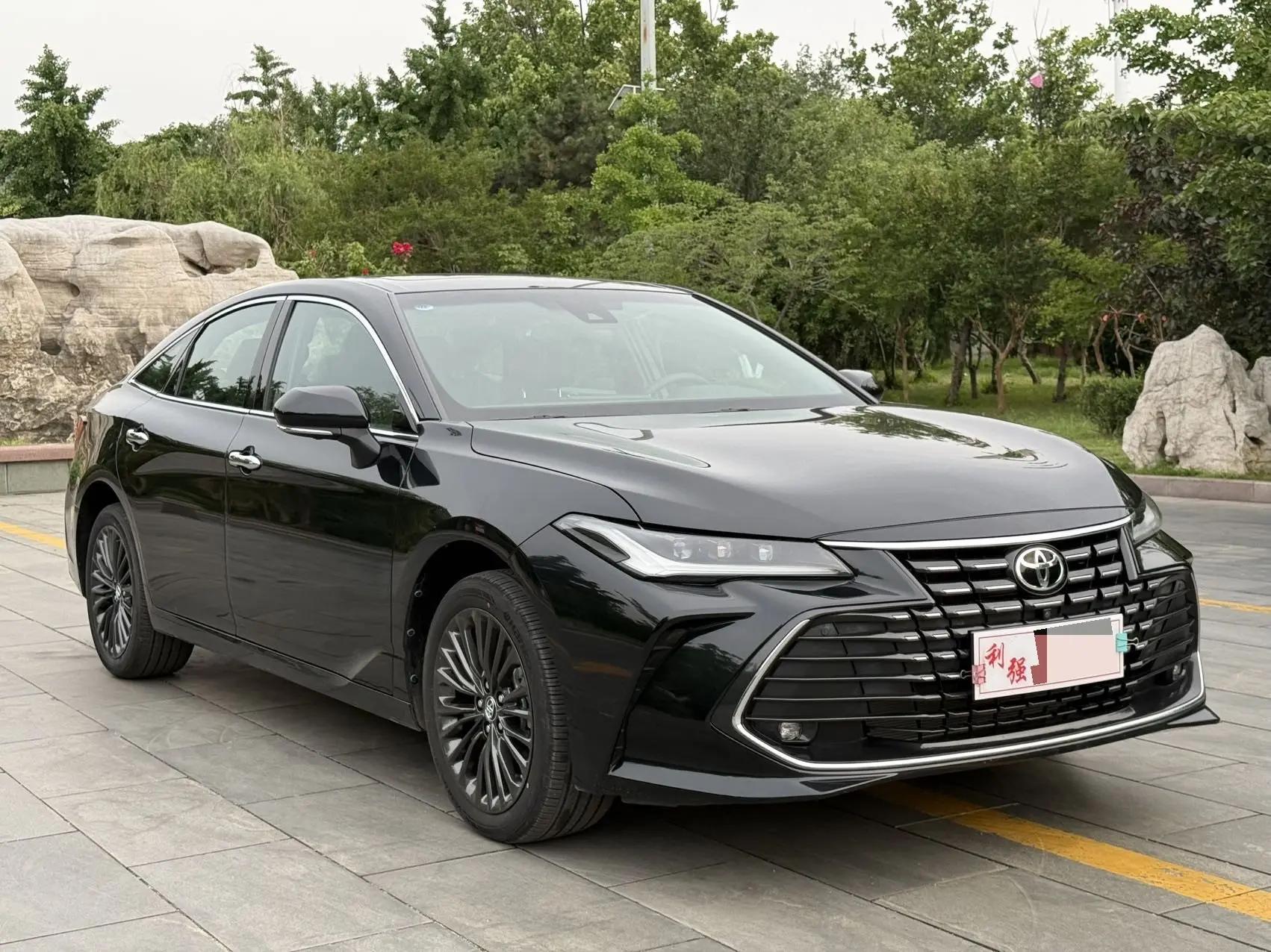 Toyota 2023 Asian Dragon 2.0 Stepless XLE Premium Edition Automatic Gear 3