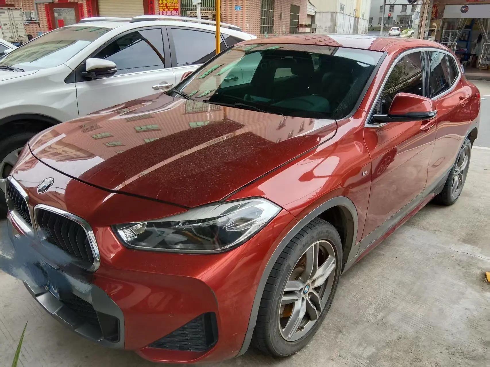 BMW X2 2020 sDrive25i leading M off-road suit