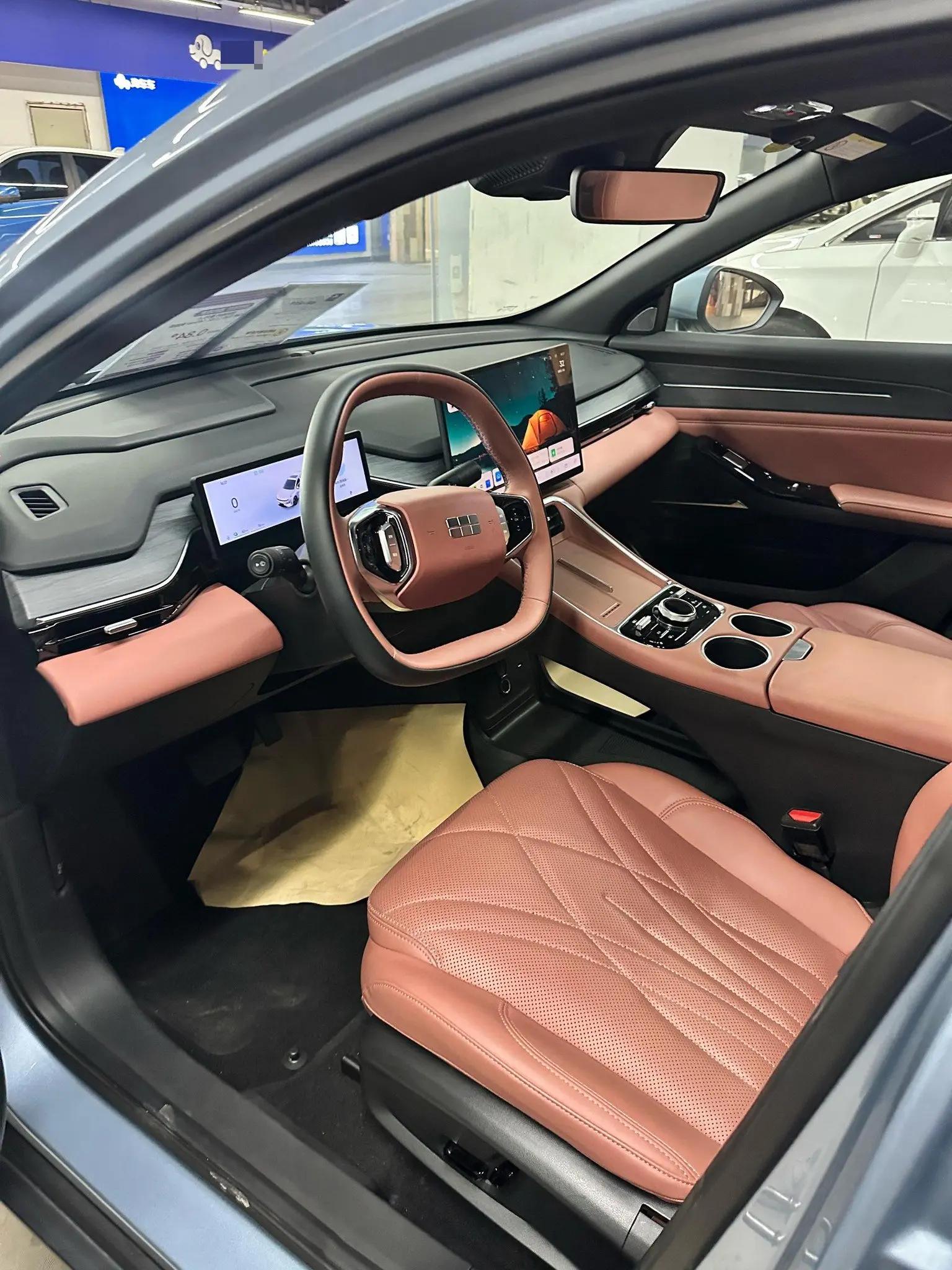 Geely Galaxy 2025 L6 EM-i 1.5 140km Starship Edition Automatic Gear 5