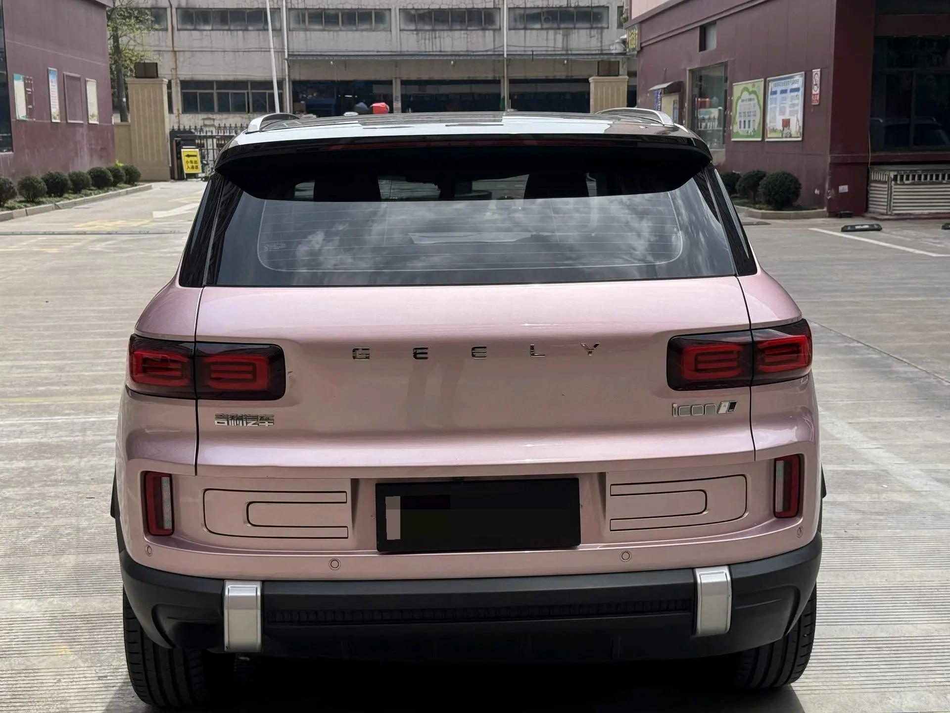 Geely ICON 2023 1.5TD Chocolate Alcohol Edition 6