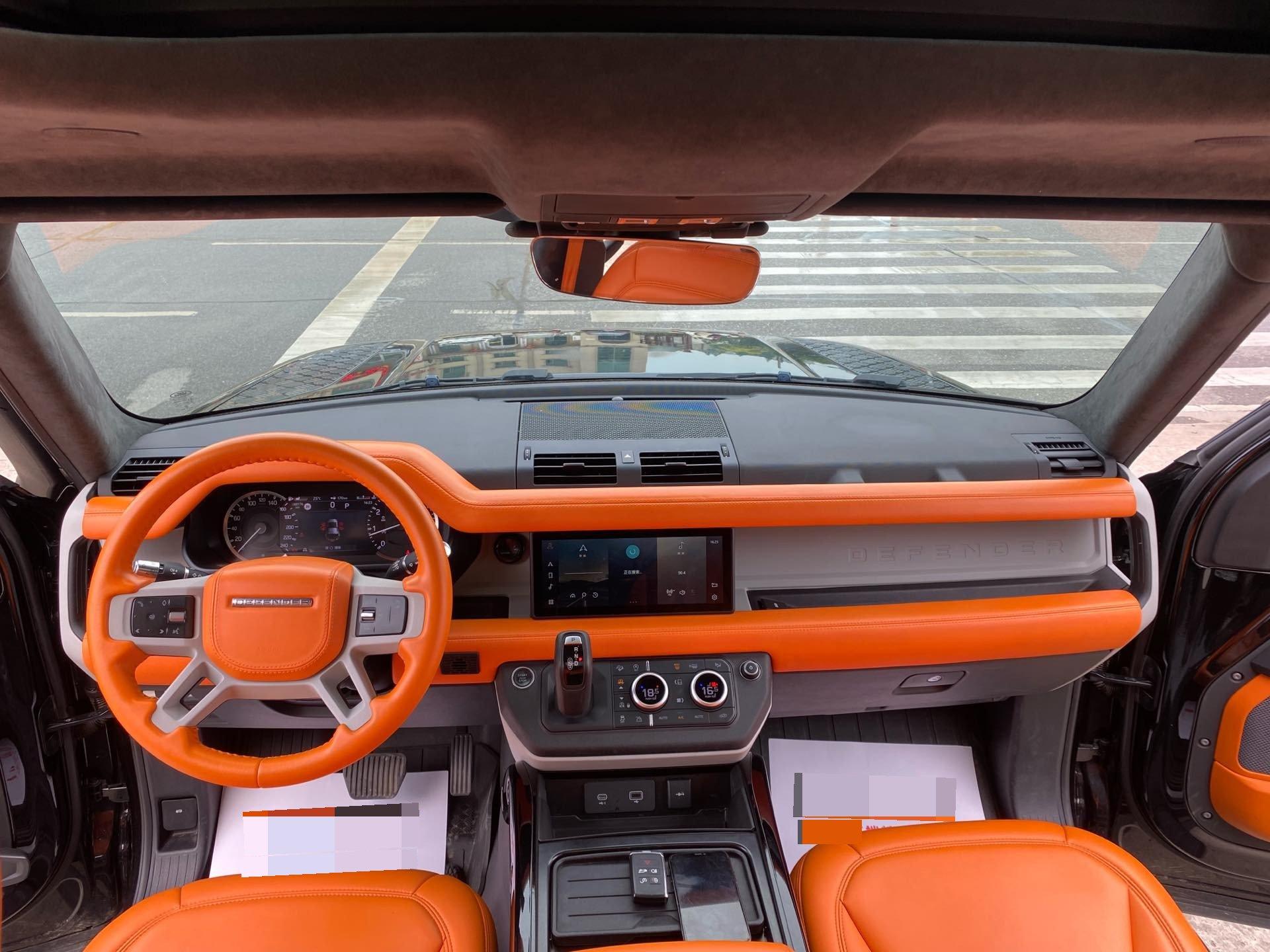 Land Rover Guard 2021 110 P400 SE 11