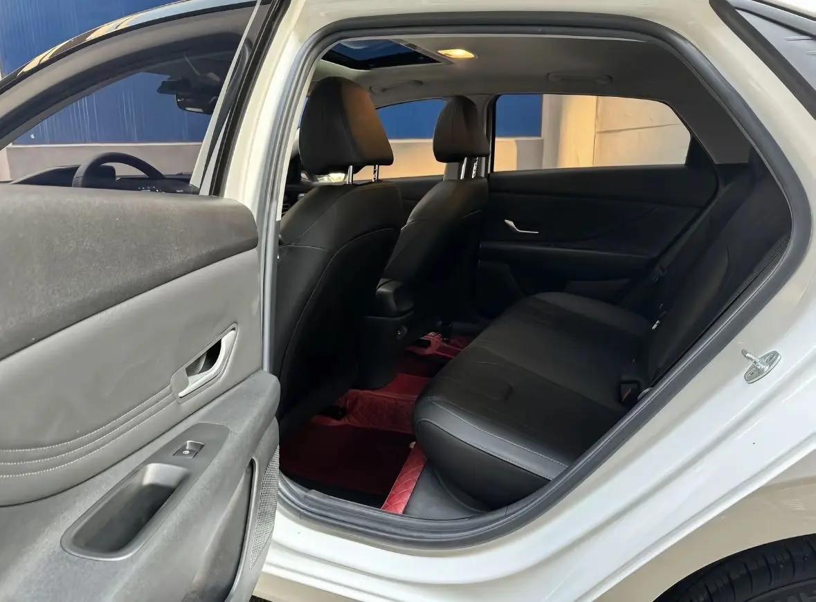 Elantra 2021 1.5L CVT Luxury Edition 6