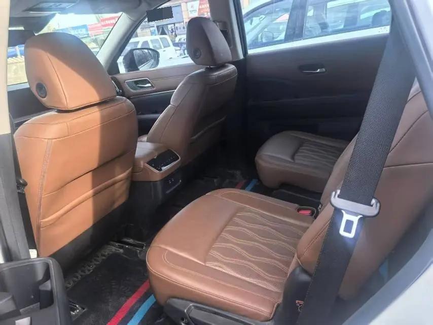 Explorer Land 2024, 380 VC-TURBO All-Wheel Drive Prestige Edition, 6-Seater 4