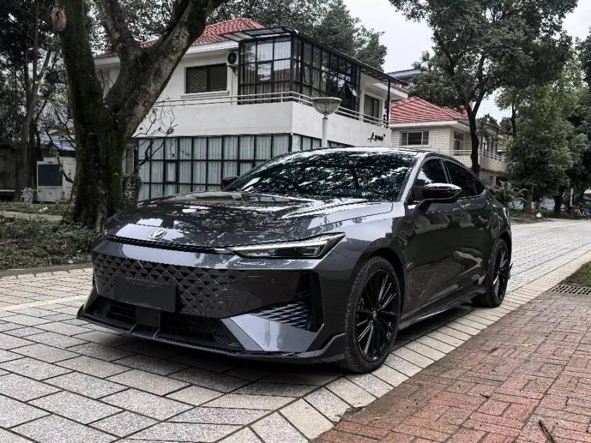 ChangAn 2024 UNI-V 1.5T Prestige Sports Automatic