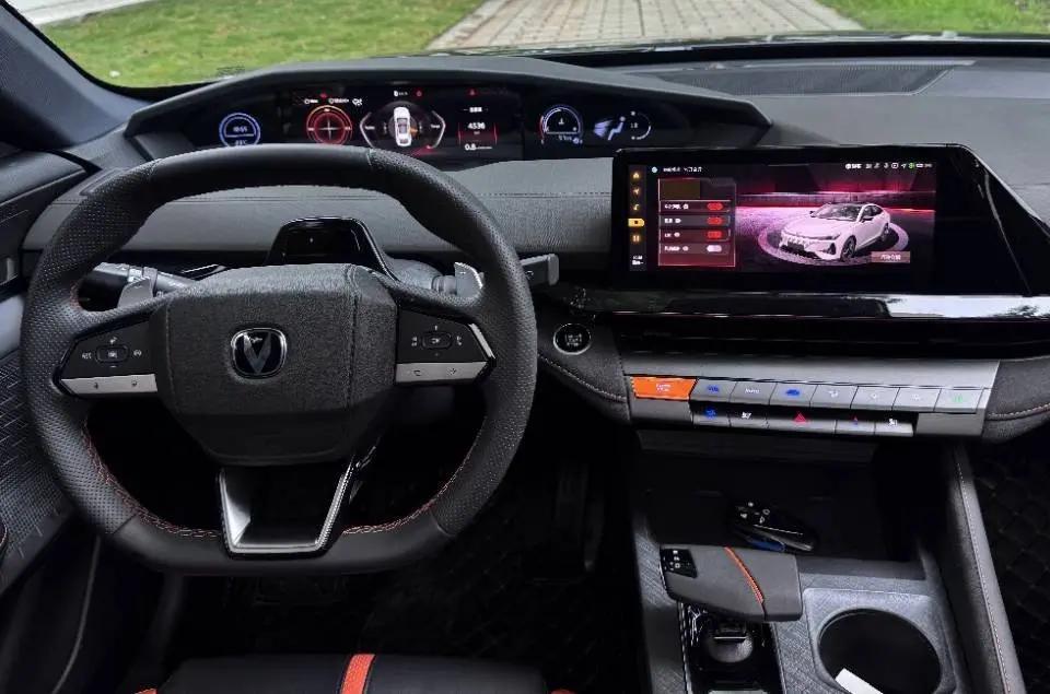ChangAn 2024 UNI-V 1.5T Prestige Sports Automatic 7