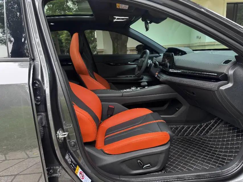 ChangAn 2024 UNI-V 1.5T Prestige Sports Automatic 8