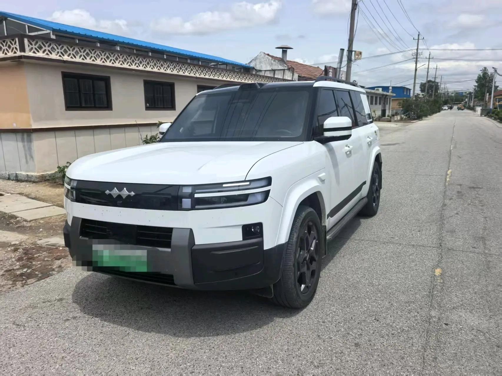 Открыть галерею: FangChengBao 2025 titanium 7 1.5T stepless 190KM four-wheel drive Ultra version of automatic gear