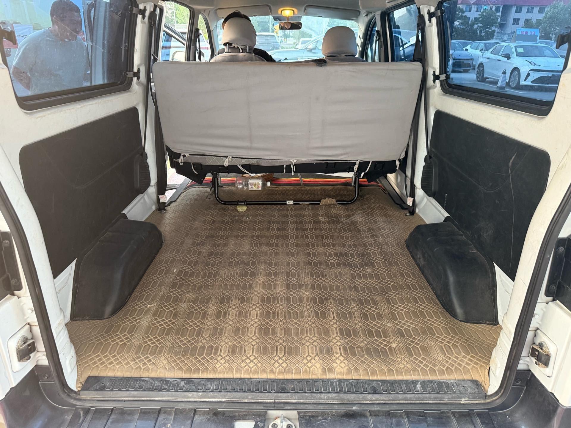 Golden Sea Lion M 2022 Panda Edition 1.5L Travel Lion Bus 5 Seat 7