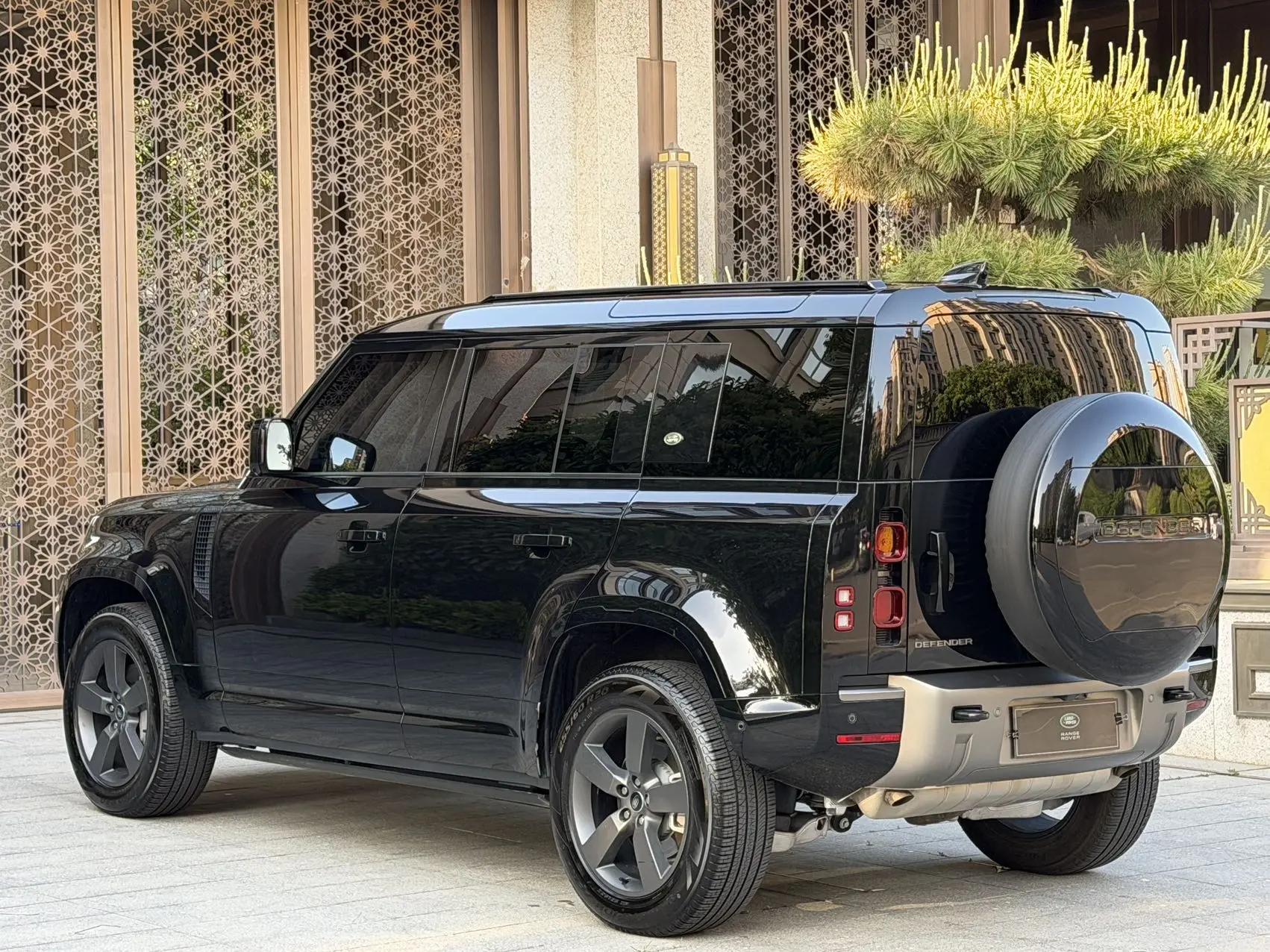 Land Rover Guard (Imported) 2025 Guard 110 48V 3.0T P400 -Dynamic HSE Automatic Gear 9
