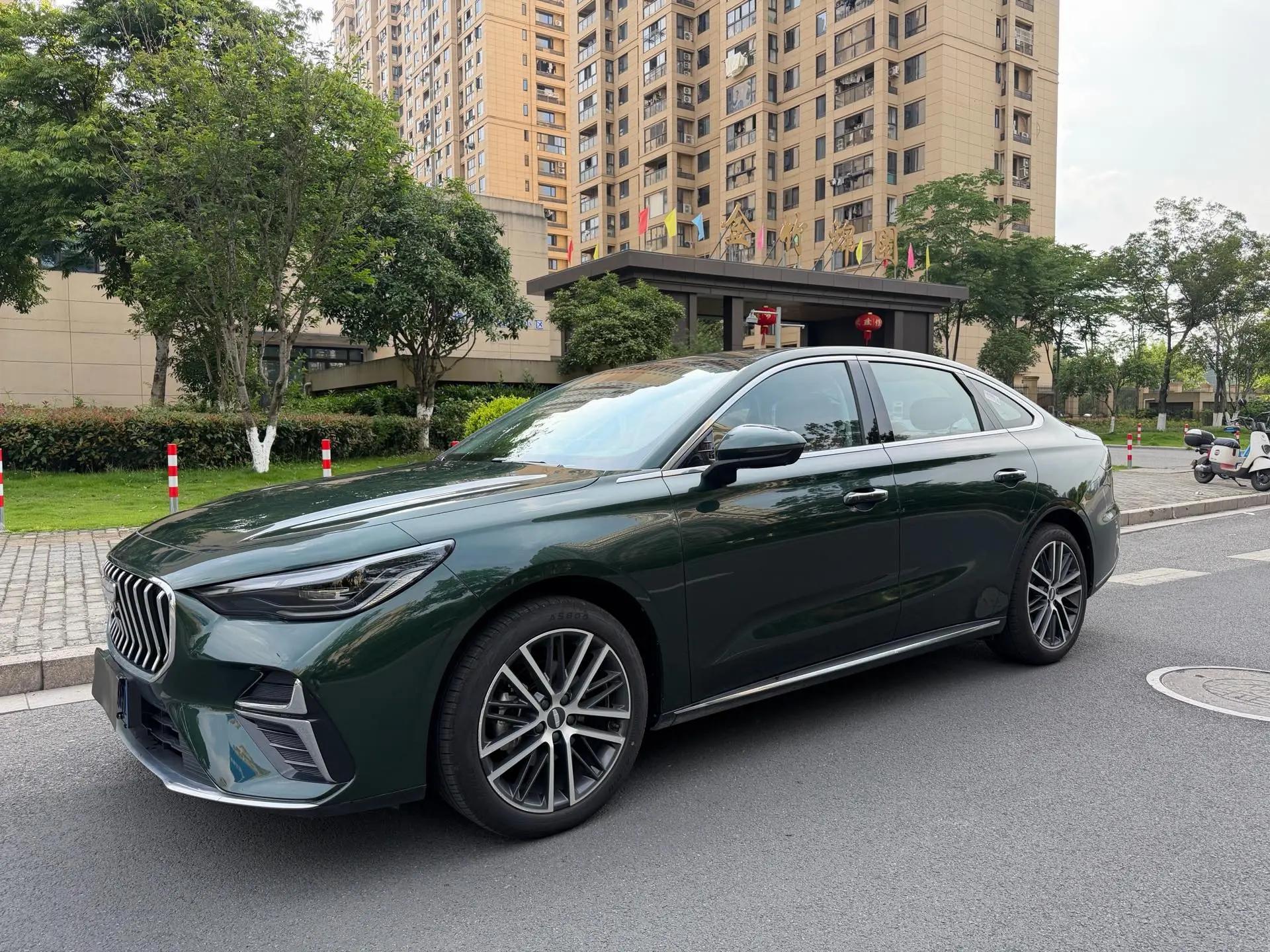 Open image lightbox: Geely 2026 Emgrand -3-compartment 1.5T Flagship Automatic Gear