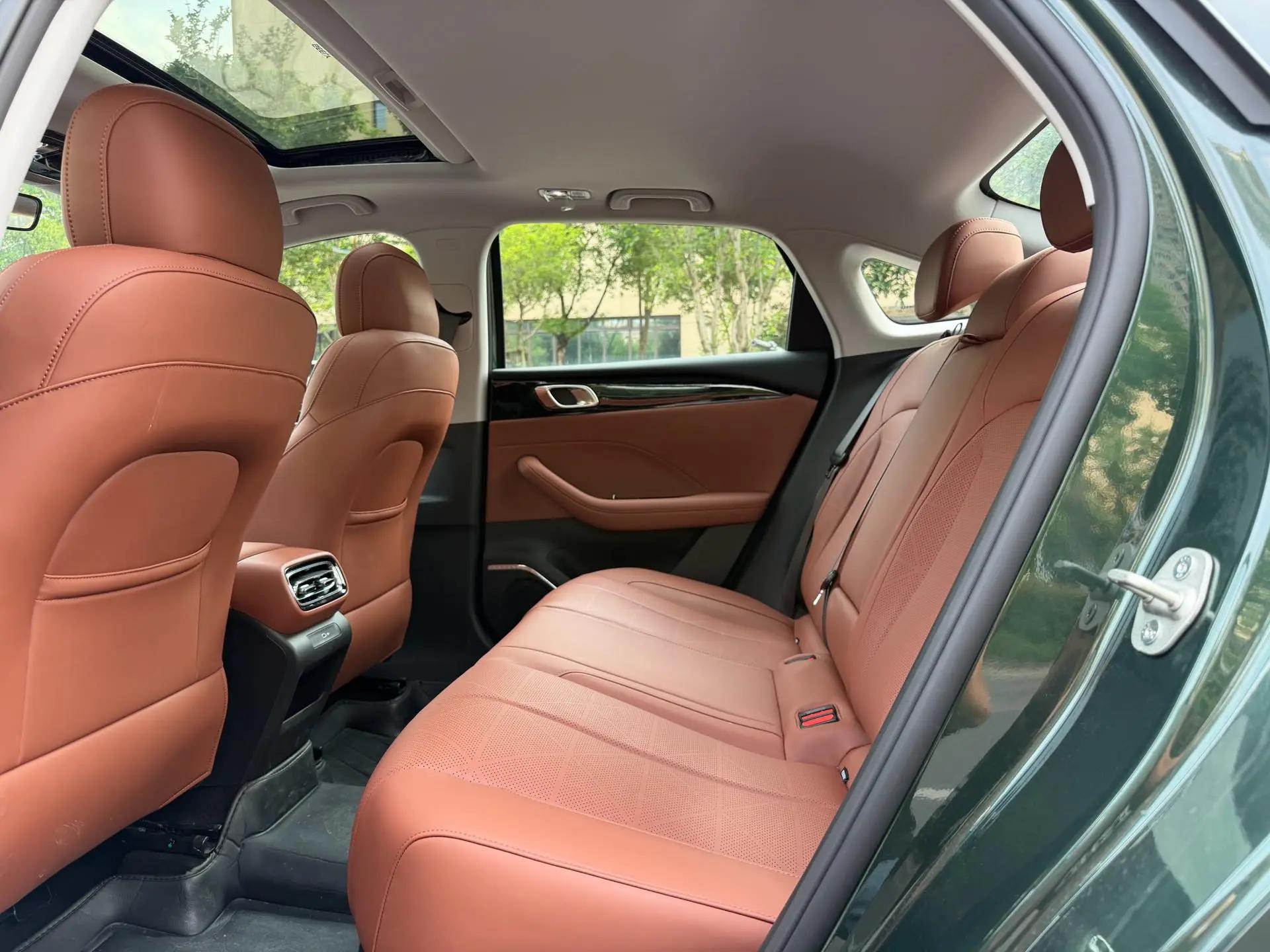 Geely 2026 Emgrand -3-compartment 1.5T Flagship Automatic Gear 6