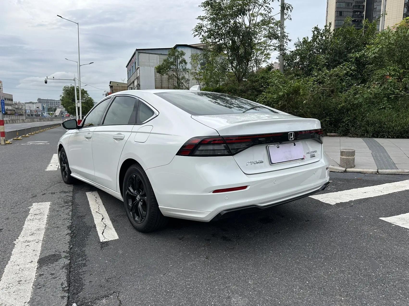 Honda 2025 11th Generation Accord 1.5T Stepless 260TURBO Sports Series Deluxe Automatic Gear 4