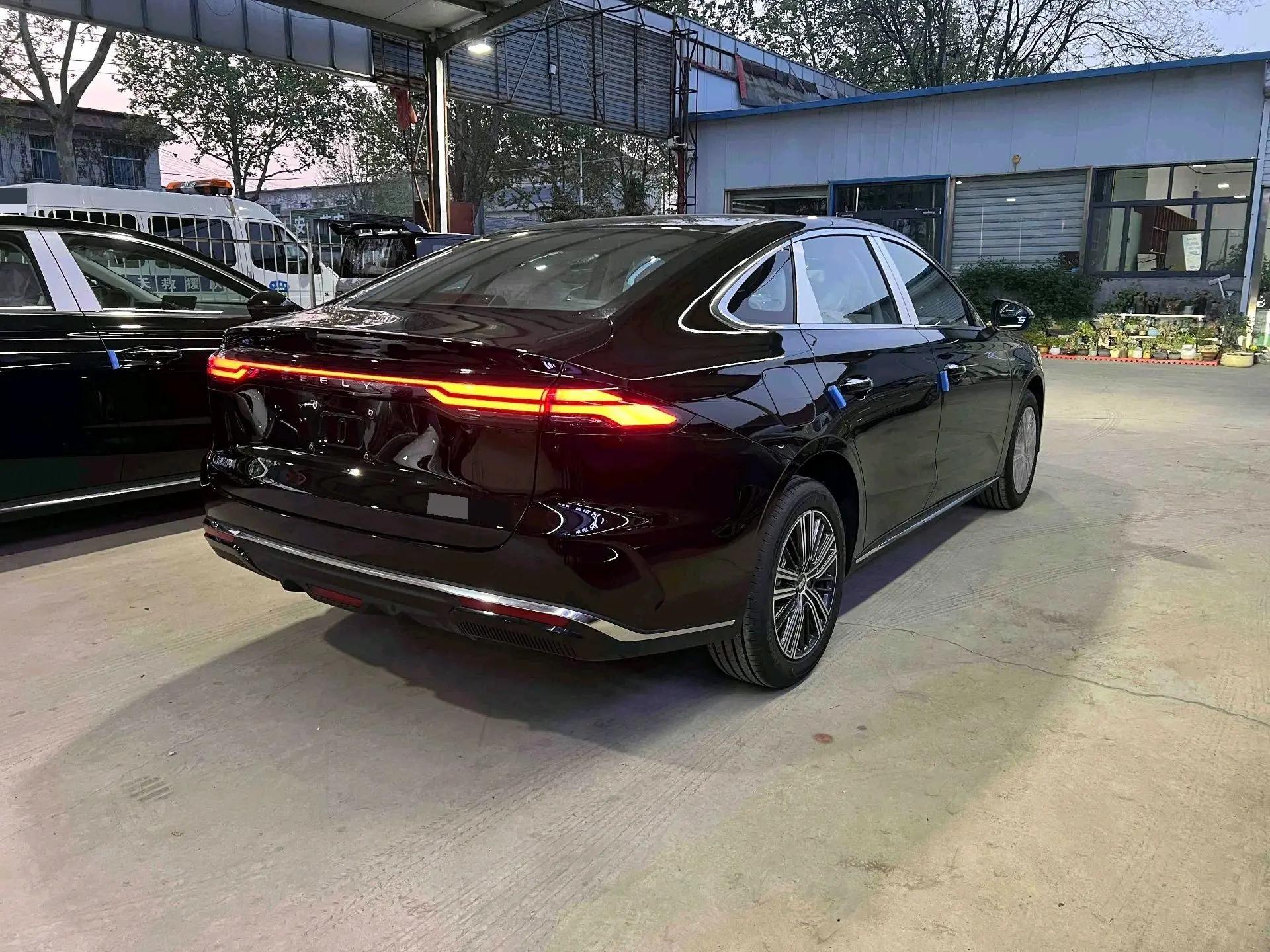 Geely Galaxy 2025 xingyao 6 EM-i 1.5 125km exploration version automatic gear 7