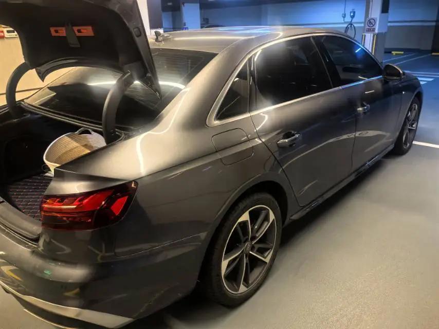 Audi A4L 2020 40 TFSI Deluxe Dynamic 8