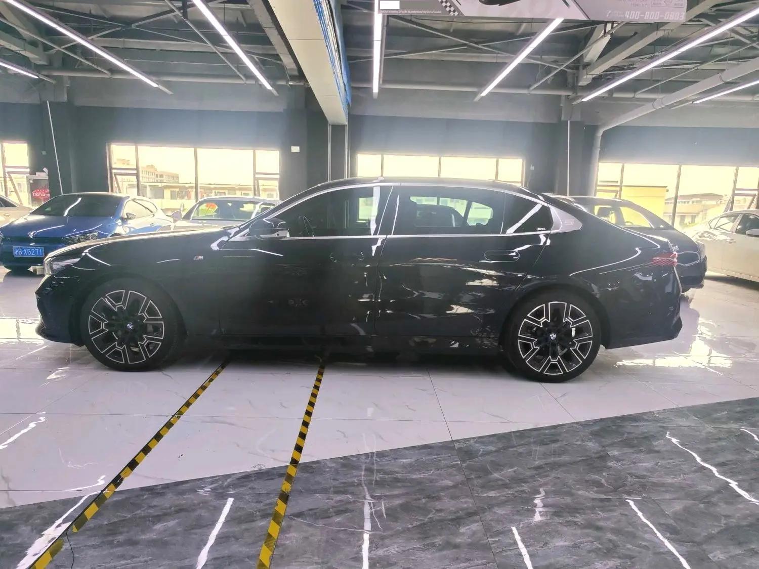 BMW 5 Series 2025 Model 530Li 48V 2.0T Luxury Version M Sport Package Automatic 9